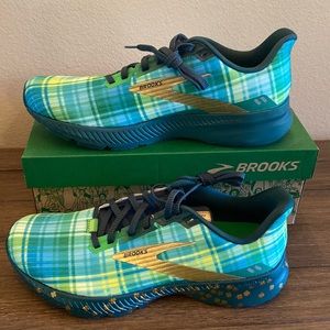 Brooks Run Lucky Launch 8